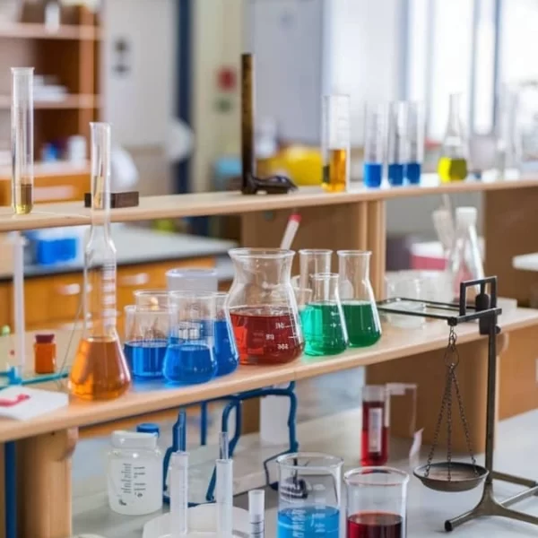 تأثیر خلوص مواد آزمایشگاهی مرک بر دقت آزمایش‌ها